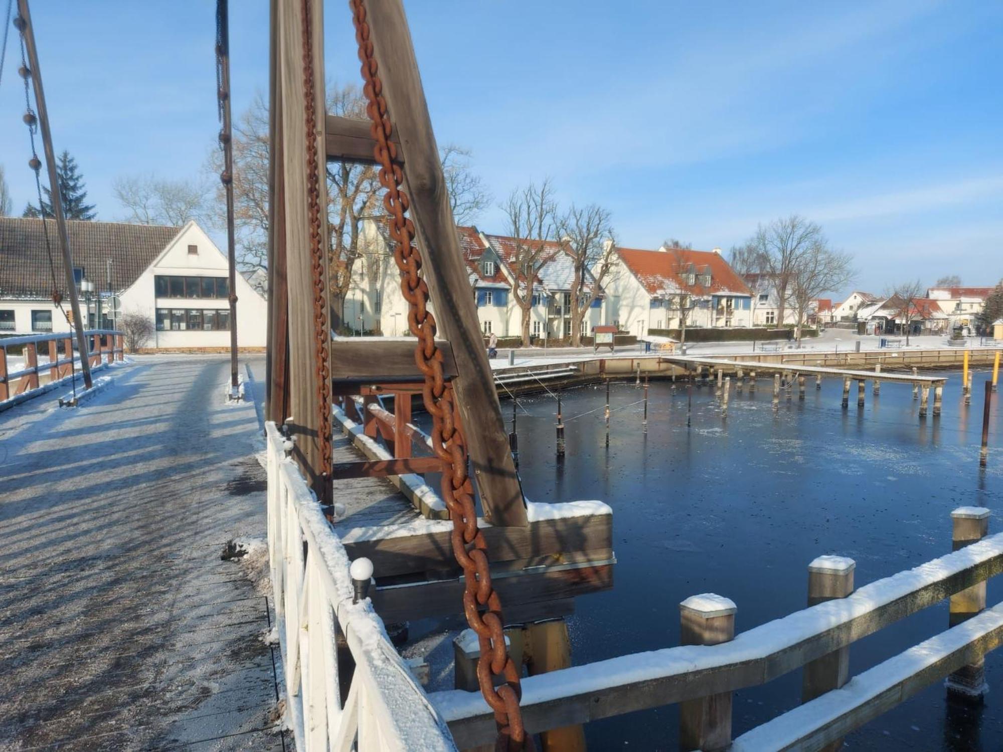 גרייפסוואלד Hochwertige Ferienwohnung Direkt Am Wasser Mit Balkon מראה חיצוני תמונה