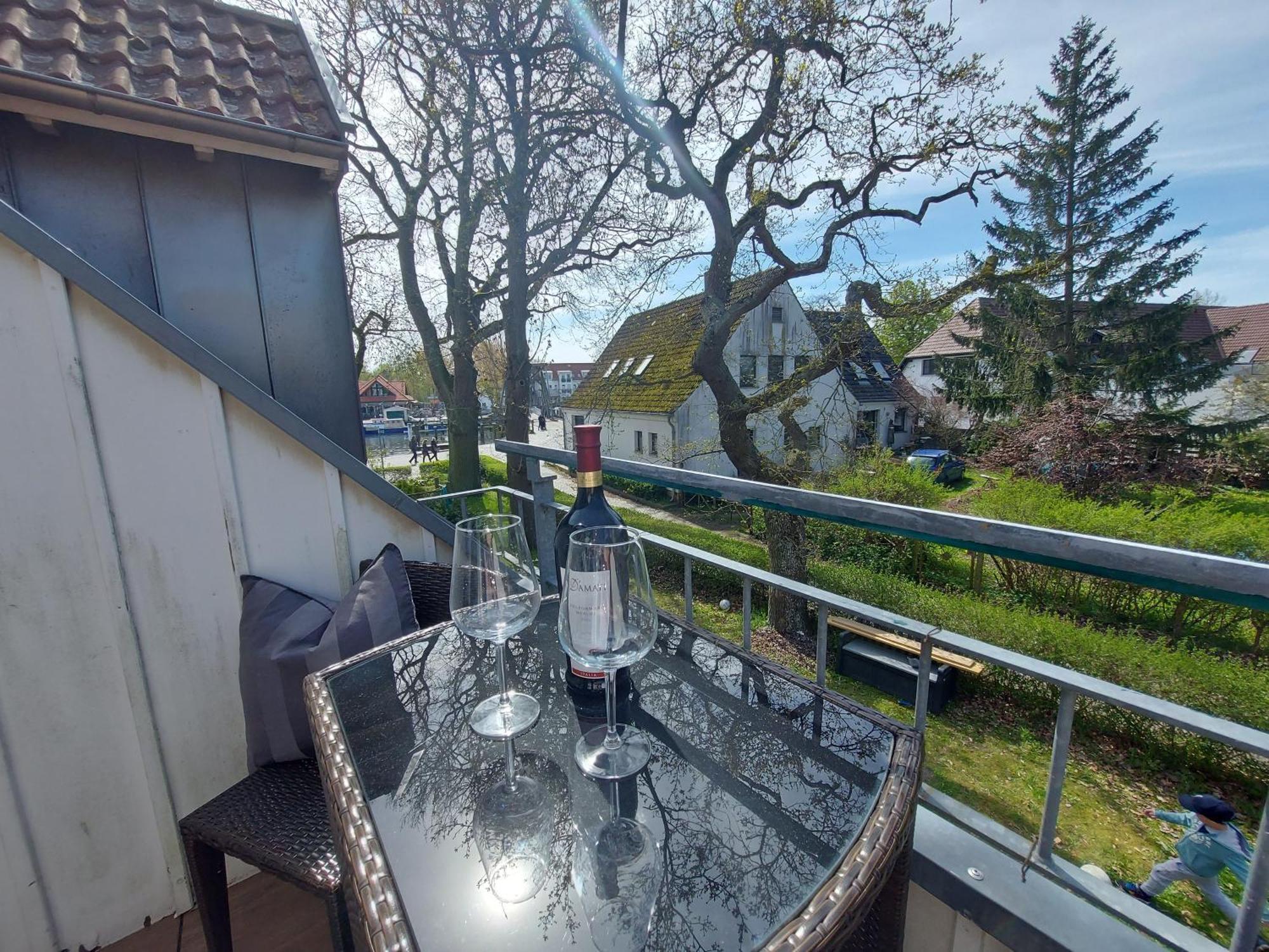 גרייפסוואלד Hochwertige Ferienwohnung Direkt Am Wasser Mit Balkon מראה חיצוני תמונה